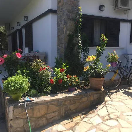 Eratous Seaside House Apartment Varnavas Exterior photo